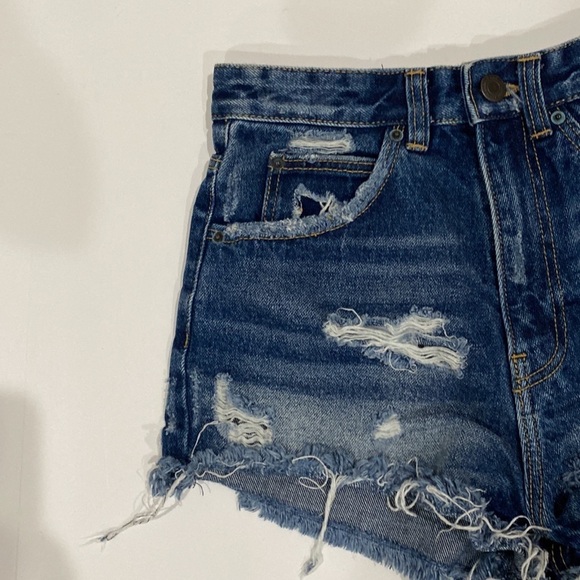 Zara Trafaluc High Rise Dark Wash Distressed Mini Shorts Size 00 - Picture 4 of 7